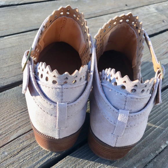 SALE!!! LAST PAIR. Size 10. Taupe Bootie W/ Buckle - Picture 7 of 8